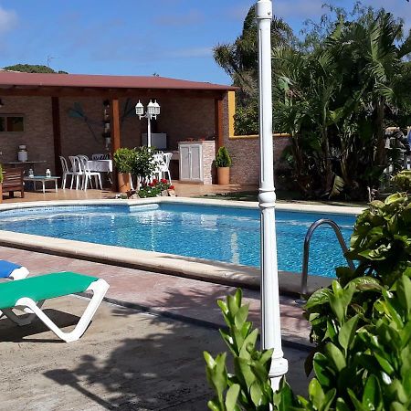 Chalet La Huerta Con Piscina Y Wifi 콘일데라프론테라 외부 사진