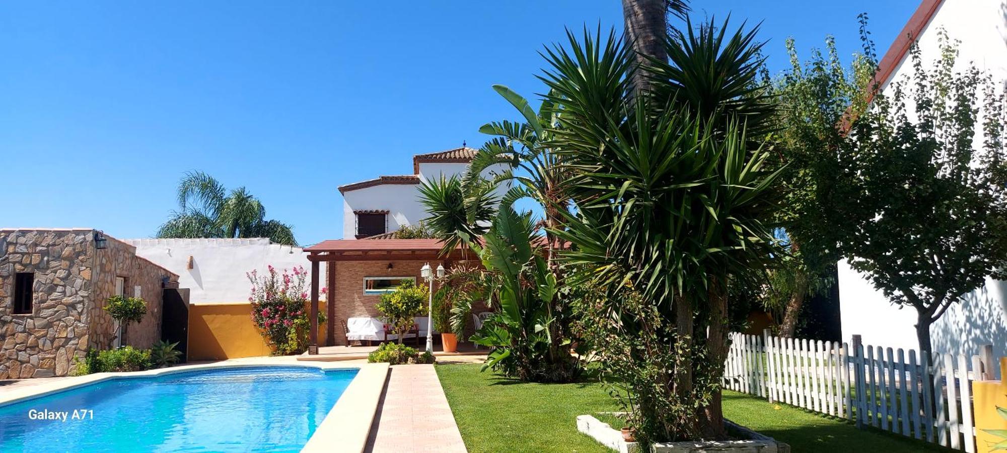 Chalet La Huerta Con Piscina Y Wifi 콘일데라프론테라 외부 사진