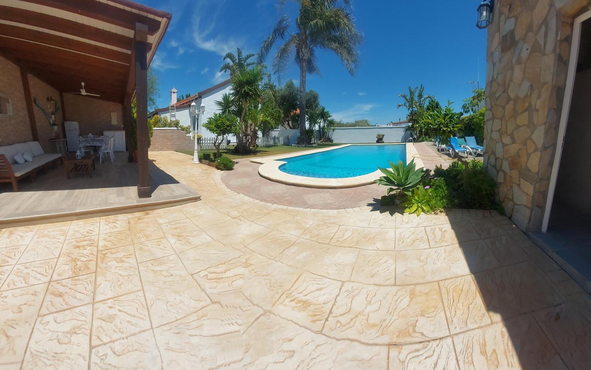 Chalet La Huerta Con Piscina Y Wifi 콘일데라프론테라 외부 사진