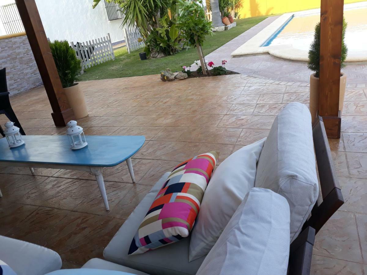 Chalet La Huerta Con Piscina Y Wifi 콘일데라프론테라 외부 사진