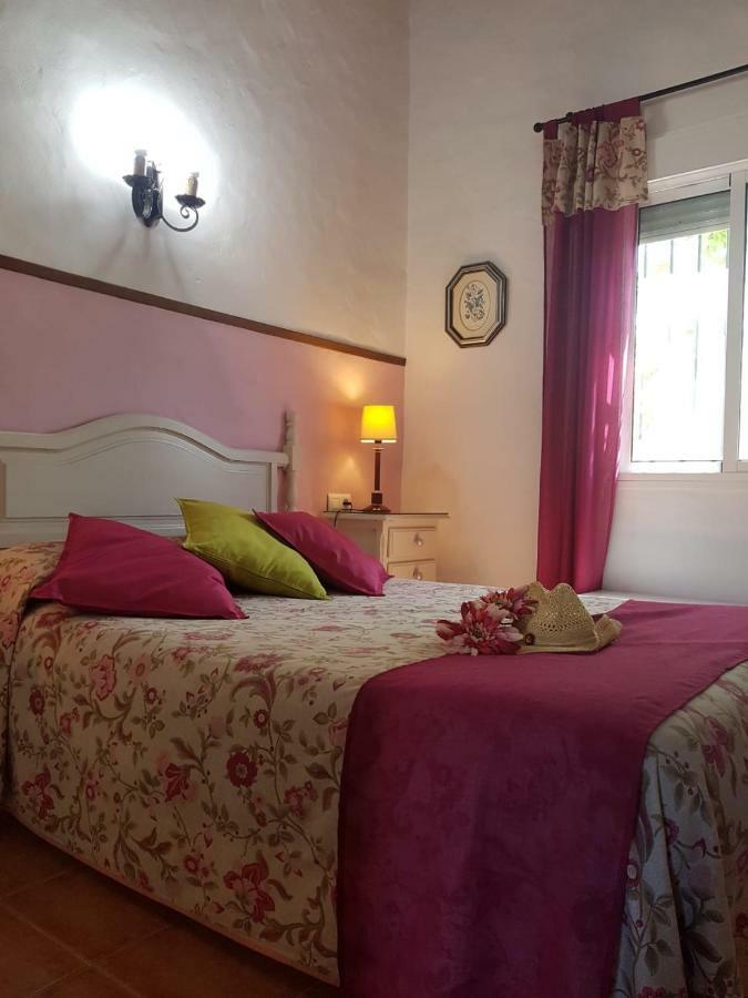 Chalet La Huerta Con Piscina Y Wifi 콘일데라프론테라 외부 사진