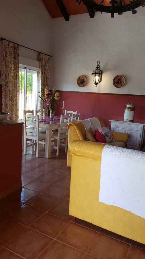 Chalet La Huerta Con Piscina Y Wifi 콘일데라프론테라 외부 사진