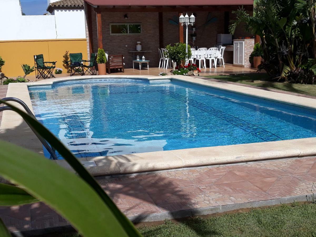 Chalet La Huerta Con Piscina Y Wifi 콘일데라프론테라 외부 사진